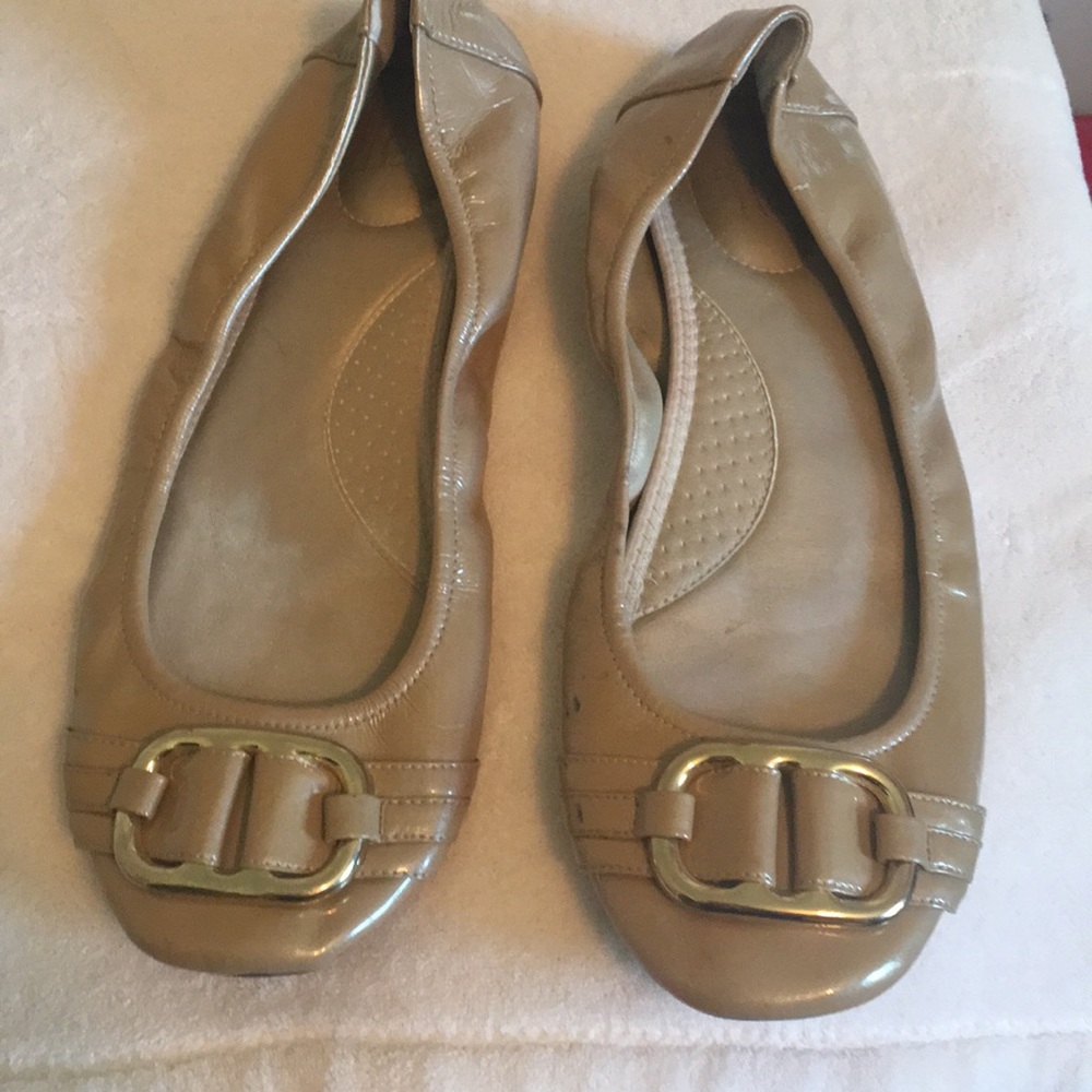 Bass slip on shoe